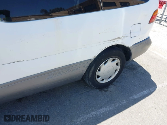 2000 Toyota Sienna CE z VIN 4T3GF19C8YU307987, wystawiony jako IAAI lot #42363309 z przebiegiem 179 374 mil mil oraz . Historia ofert i sprzedaży dostępna na DreamBid. Obrazek 6.
