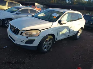 2013 Volvo XC60 3.2L z VIN YV4952DLXD2385728, wystawiony jako IAAI lot #41157089 z przebiegiem 146 146 mil mil oraz . Historia ofert i sprzedaży dostępna na DreamBid. Obrazek 2.