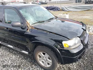 2006 Ford Escape Limited with VIN 1FMYU94176KD46991, listed as a IAAI auction lot 41312961 with 197,241 mi miles. Bid and sale history available at carsss.com. Image 6.