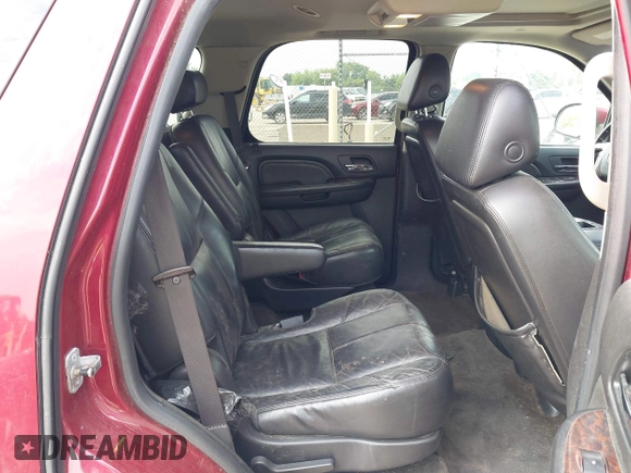 2008 GMC Yukon Denali z VIN 1GKFK63858J162600, wystawiony jako IAAI lot #42485629 z przebiegiem 271 690 mil mil oraz . Historia ofert i sprzedaży dostępna na DreamBid. Obrazek 8.