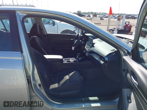 2024 Nissan Altima SV z VIN 1N4BL4DV6RN360313, wystawiony jako IAAI lot #42380837 z przebiegiem 44 189 mil mil oraz . Historia ofert i sprzedaży dostępna na DreamBid. Obrazek 5.