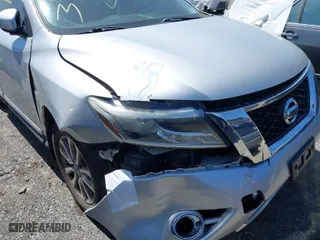 2014 Nissan Pathfinder S with VIN 5N1AR2MM3EC727461, listed as a IAAI auction lot 42038757 with 125,341 mi miles. Bid and sale history available at carsss.com. Image 6.