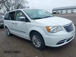 2015 Chrysler Town & Country Touring L z VIN 2C4RC1CG5FR655959, wystawiony jako IAAI lot #41728310 z przebiegiem 187 922 mil mil oraz . Historia ofert i sprzedaży dostępna na DreamBid. Obrazek 1.