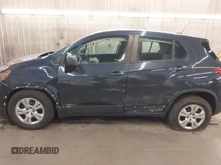 2018 Chevrolet Trax LS with VIN 3GNCJKSBXJL400731, listed as a IAAI auction lot 41827568 with 101,605 mi miles. Bid and sale history available at carsss.com. Image 15.