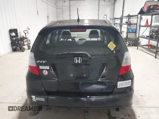 2010 Honda Fit Sport с VIN JHMGE8H48AC007735, выставлен на аукционе IAAI как лот 42314822 с пробегом Не указан миль и . История ставок и продаж доступна на DreamBid. Изображение 15.