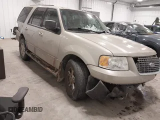 2004 Ford Expedition Special Service with VIN 1FMPU16L34LB27156, listed as a IAAI auction lot 41561202 with 230,318 mi miles. Bid and sale history available at carsss.com. Image 13.