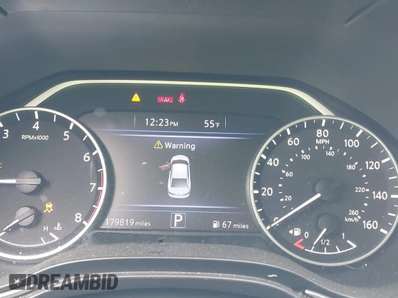 2017 Nissan Maxima SR with VIN 1N4AA6AP9HC457776, listed as a IAAI auction lot 41727746 with 179,819 mi miles and . Bid and sale history available at DreamBid. Image 7.