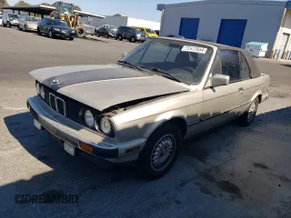 1989 BMW 3 Series z VIN WBABB2308K8864242, wystawiony jako Copart lot #72472654 z przebiegiem 124 243 mil mil oraz Szkoda całkowita • Salvage title. Historia ofert i sprzedaży dostępna na DreamBid. Obrazek 1.