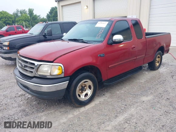 2000 Ford F-150 XL z VIN 1FTZX1722YNB37228, wystawiony jako IAAI lot #42241027 z przebiegiem Nie podano mil oraz . Historia ofert i sprzedaży dostępna na DreamBid. Obrazek 2.