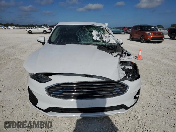 2020 Ford Fusion Hybrid SE with VIN 3FA6P0LUXLR259643, listed as a Copart auction lot 47229713 with Not Provided miles. Bid and sale history available at carsss.com. Image 5.
