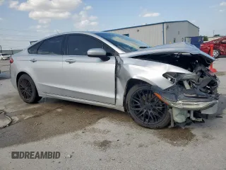 2017 Ford Fusion SE with VIN 3FA6P0H77HR265555, listed as a Copart auction lot 61588275 with 221,991 mi miles and Salvage title. Bid and sale history available at DreamBid. Image 4.