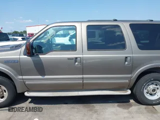 2005 Ford Excursion Limited z VIN 1FMNU42P25ED44334, wystawiony jako IAAI lot #42344600 z przebiegiem 171 512 mil mil oraz . Historia ofert i sprzedaży dostępna na DreamBid. Obrazek 14.