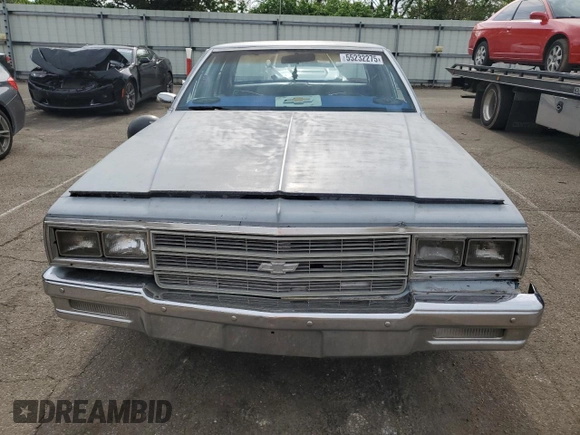 1984 Chevrolet Impala z VIN 2G1AL69H4E9168804, wystawiony jako Copart lot #55232275 z przebiegiem 75 318 mil mil oraz Czysty tytuł • Clean title. Historia ofert i sprzedaży dostępna na DreamBid. Obrazek 5.