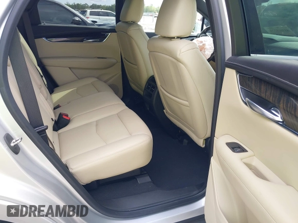 2019 Cadillac XT5 FWD z VIN 1GYKNARSXKZ242727, wystawiony jako IAAI lot #41669220 z przebiegiem 62 812 mil mil oraz . Historia ofert i sprzedaży dostępna na DreamBid. Obrazek 8.