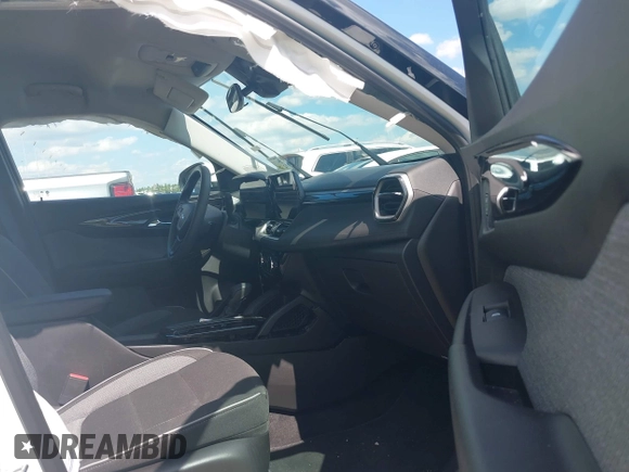 2025 Chevrolet TrailBlazer LT with VIN KL79MPSP8SB086368, listed as a IAAI auction lot 42244297 with 9,313 mi miles and . Bid and sale history available at DreamBid. Image 5.