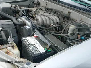 2002 Toyota Tundra SR5 z VIN 5TBRN34102S266415, wystawiony jako IAAI lot #42459250 z przebiegiem Nie podano mil oraz . Historia ofert i sprzedaży dostępna na DreamBid. Obrazek 19.