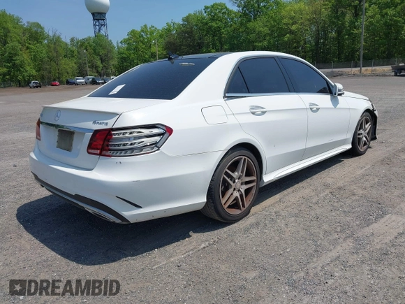 2015 Mercedes-Benz E 350 Luxury with VIN WDDHF8JBXFB088879, listed as a IAAI auction lot 42132658 with Not Provided miles and . Bid and sale history available at DreamBid. Image 4.