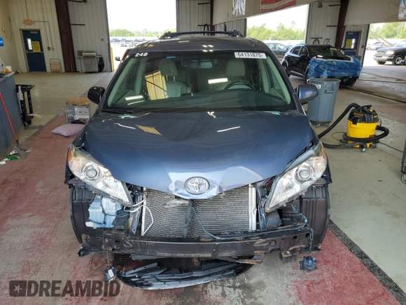 2015 Toyota Sienna Limited z VIN 5TDDK3DCXFS104812, wystawiony jako Copart lot #64131875 z przebiegiem 145 000 mil mil oraz Szkoda całkowita • Salvage title. Historia ofert i sprzedaży dostępna na DreamBid. Obrazek 5.