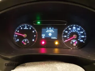 2019 Kia Sorento LX with VIN 5XYPG4A36KG498664, listed as a IAAI auction lot 41609272 with 172,042 mi miles. Bid and sale history available at carsss.com. Image 7.