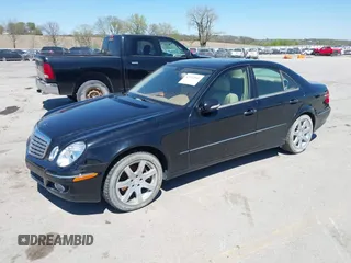 2008 Mercedes-Benz E-Class Luxury 3.5L with VIN WDBUF87X48B200170, listed as a IAAI auction lot 42142041 with 194,391 mi miles. Bid and sale history available at carsss.com. Image 2.