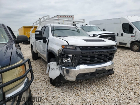 2022 Chevrolet Silverado 1500 with VIN 1GB2WLE78NF328371, listed as a Copart auction lot 53753955 with 70,645 mi miles and Salvage Title. Bid and sale history available at DreamBid. Image 4.