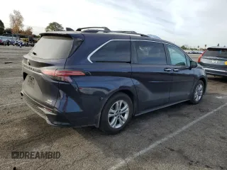 2021 Toyota Sienna XSE with VIN 5TDDSKFC6MS018241, listed as a Copart auction lot 89412525 with 34,294 mi miles and Salvage Title. Bid and sale history available at carsss.com. Image 3.