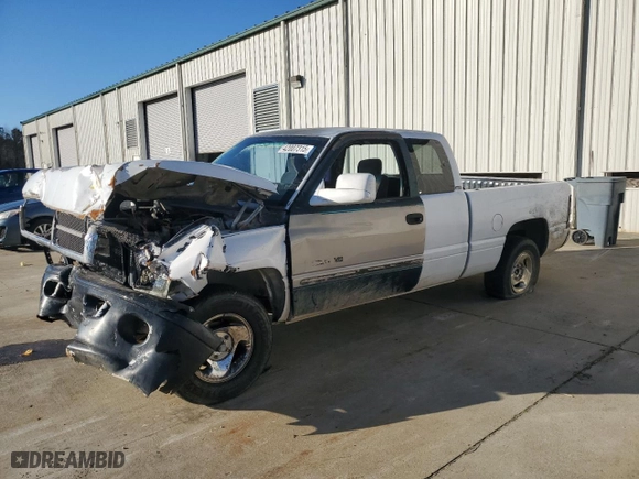 1996 Dodge Ram 1500 with VIN 3B7HC13Y8TG137270, listed as a Copart auction lot 42007315 with 239,802 mi miles and Salvage Title. Bid and sale history available at carsss.com. Image 1.