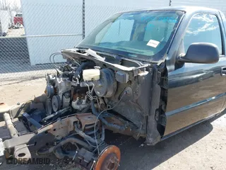 2005 Chevrolet Silverado 1500 Work Truck with VIN 1GCEC14X95Z330927, listed as a IAAI auction lot 41565885 with 1 mi miles. Bid and sale history available at carsss.com. Image 6.