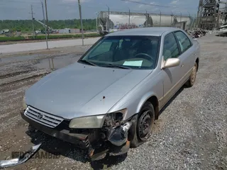 1999 Toyota Camry LE с VIN 4T1BG22K7XU604965, выставлен на аукционе IAAI как лот 42268543 с пробегом 143 719 миль миль и . История ставок и продаж доступна на DreamBid. Изображение 2.