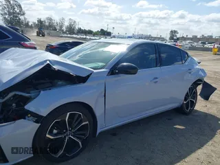 2024 Nissan Altima SR with VIN 1N4BL4CV4RN308566, listed as a IAAI auction lot 41943785 with 14,724 mi miles and . Bid and sale history available at carsss.com. Image 14.