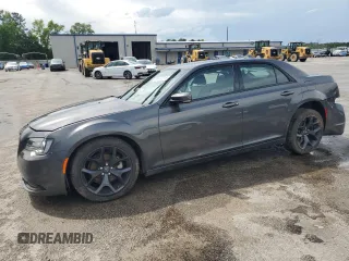 2022 Chrysler 300 S z VIN 2C3CCABG5NH116032, wystawiony jako Copart lot #58744755 z przebiegiem 39 760 mil mil oraz Szkoda całkowita • Salvage title. Historia ofert i sprzedaży dostępna na DreamBid. Obrazek 1.