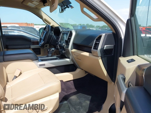 2017 Ford F-150 XL z VIN 1FTEW1EF9HKC96062, wystawiony jako IAAI lot #42524446 z przebiegiem 216 466 mil mil oraz . Historia ofert i sprzedaży dostępna na DreamBid. Obrazek 5.
