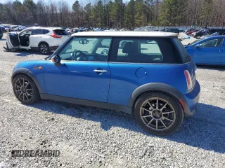 2006 MINI Hardtop with VIN WMWRC33536TK73980, listed as a Copart auction lot 45851425 with 206,982 mi miles and Clean title. Bid and sale history available at DreamBid. Image 2.