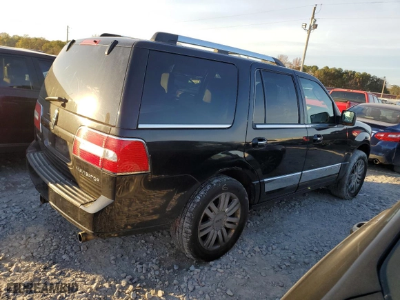2014 Lincoln Navigator with VIN 5LMJJ2J54EEL05754, listed as a Copart auction lot 82837704 with 236,773 mi miles and Salvage Title. Bid and sale history available at carsss.com. Image 3.