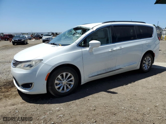 2017 Chrysler Pacifica Touring-L with VIN 2C4RC1BG3HR759130, listed as a Copart auction lot 68562194 with NaN miles and Salvage Title. Bid and sale history available at carsss.com. Image 1.