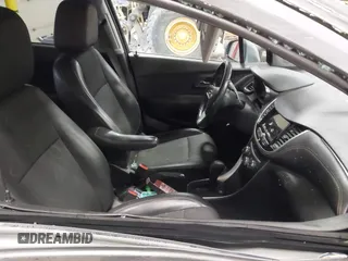 2019 Chevrolet Trax LT with VIN KL7CJPSB8KB937572, listed as a IAAI auction lot 42032722 with 103,132 mi miles. Bid and sale history available at carsss.com. Image 5.