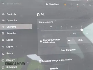 2024 Tesla Model Y z VIN 7SAYGDEDXRF032666, wystawiony jako IAAI lot #42373033 z przebiegiem 7 428 mil mil oraz . Historia ofert i sprzedaży dostępna na DreamBid. Obrazek 18.
