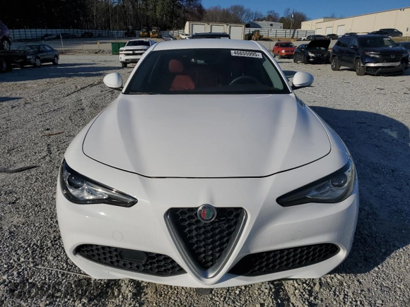 2018 Alfa Romeo Giulia с VIN ZARFAEBN8J7565396, выставлен на аукционе Copart как лот 46655995 с пробегом 90 820 миль миль и Чистый • Clean title. История ставок и продаж доступна на DreamBid. Изображение 5.