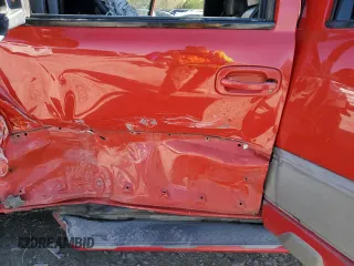 2002 Chevrolet Avalanche with VIN 3GNEK13T92G121899, listed as a Copart auction lot 52312915 with 422,176 mi miles and Salvage Title. Bid and sale history available at carsss.com. Image 7.