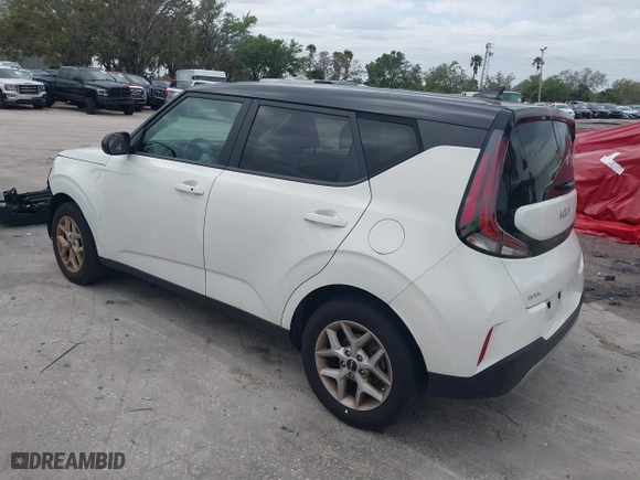 2024 Kia Soul LX with VIN KNDJ23AU6R7227747, listed as a IAAI auction lot 41727375 with 16,409 mi miles. Bid and sale history available at carsss.com. Image 3.