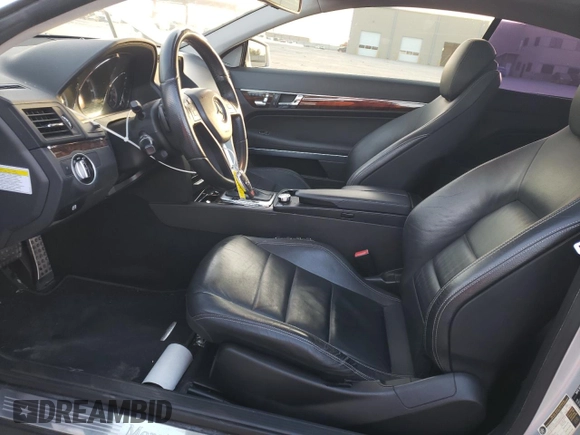 2013 Mercedes-Benz E 350 with VIN WDDKJ5KB8DF221064, listed as a Copart auction lot 50376125 with 135,503 mi miles and Salvage title. Bid and sale history available at DreamBid. Image 7.