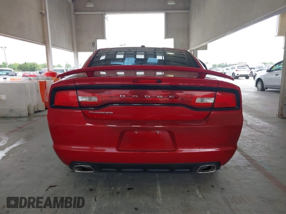 2013 Dodge Charger SXT z VIN 2C3CDXHG4DH532045, wystawiony jako IAAI lot #42416661 z przebiegiem 131 547 mil mil oraz . Historia ofert i sprzedaży dostępna na DreamBid. Obrazek 16.