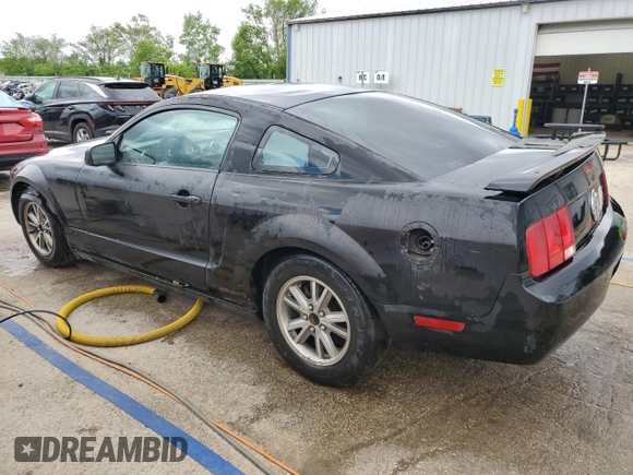 2005 Ford Mustang Deluxe z VIN 1ZVFT80N755258602, wystawiony jako Copart lot #57840845 z przebiegiem 155 278 mil mil oraz Szkoda całkowita • Salvage title. Historia ofert i sprzedaży dostępna na DreamBid. Obrazek 2.