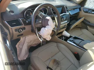 2013 Mercedes-Benz M 350 z VIN 4JGDA5JB4DA115160, wystawiony jako Copart lot #57247625 z przebiegiem Nie podano mil oraz Szkoda całkowita • Salvage title. Historia ofert i sprzedaży dostępna na DreamBid. Obrazek 8.