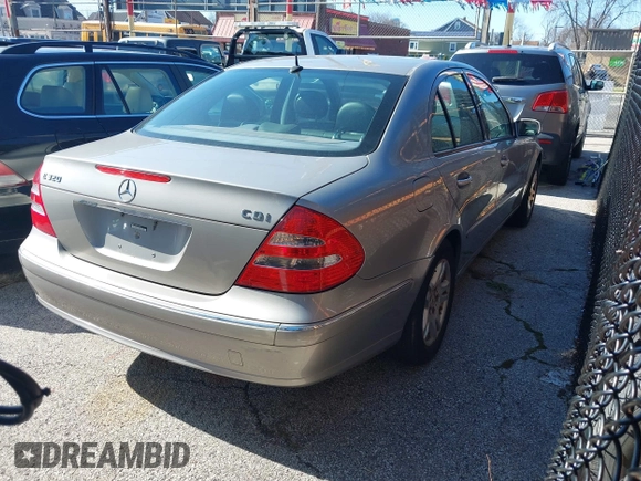 2005 Mercedes-Benz E-Class 3.2L CDI with VIN WDBUF26J05A816752, listed as a IAAI auction lot 41913774 with 153,120 mi miles. Bid and sale history available at carsss.com. Image 4.