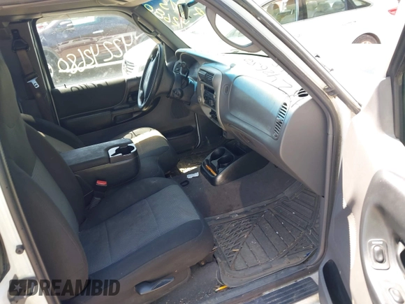 2003 Ford Ranger XL Fleet z VIN 1FTYR44V33PB16049, wystawiony jako IAAI lot #42242680 z przebiegiem 226 292 mil mil oraz . Historia ofert i sprzedaży dostępna na DreamBid. Obrazek 5.