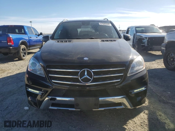 2013 Mercedes-Benz M 550 z VIN 4JGDA7DB5DA123047, wystawiony jako Copart lot #47560495 z przebiegiem 147 985 mil mil oraz Czysty tytuł • Clean title. Historia ofert i sprzedaży dostępna na DreamBid. Obrazek 5.