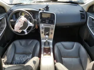 2013 Volvo XC60 T6 z VIN YV4902DZ7D2416551, wystawiony jako Copart lot #59271935 z przebiegiem 135 349 mil mil oraz Szkoda całkowita • Salvage title. Historia ofert i sprzedaży dostępna na DreamBid. Obrazek 8.