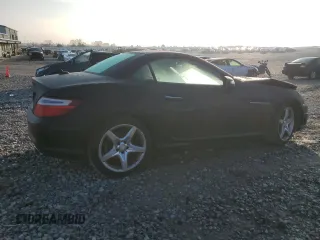 2015 Mercedes-Benz SLK-Class SLK 250 with VIN WDDPK4HA3FF098739, listed as a Copart auction lot 86572034 with 90,453 mi miles and Salvage Title. Bid and sale history available at carsss.com. Image 3.