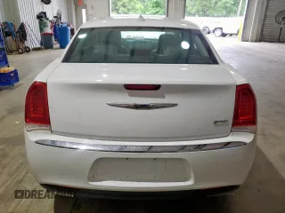 2015 Chrysler 300 Limited z VIN 2C3CCAAG8FH875874, wystawiony jako Copart lot #58258245 z przebiegiem 166 102 mil mil oraz Szkoda całkowita • Salvage title. Historia ofert i sprzedaży dostępna na DreamBid. Obrazek 6.